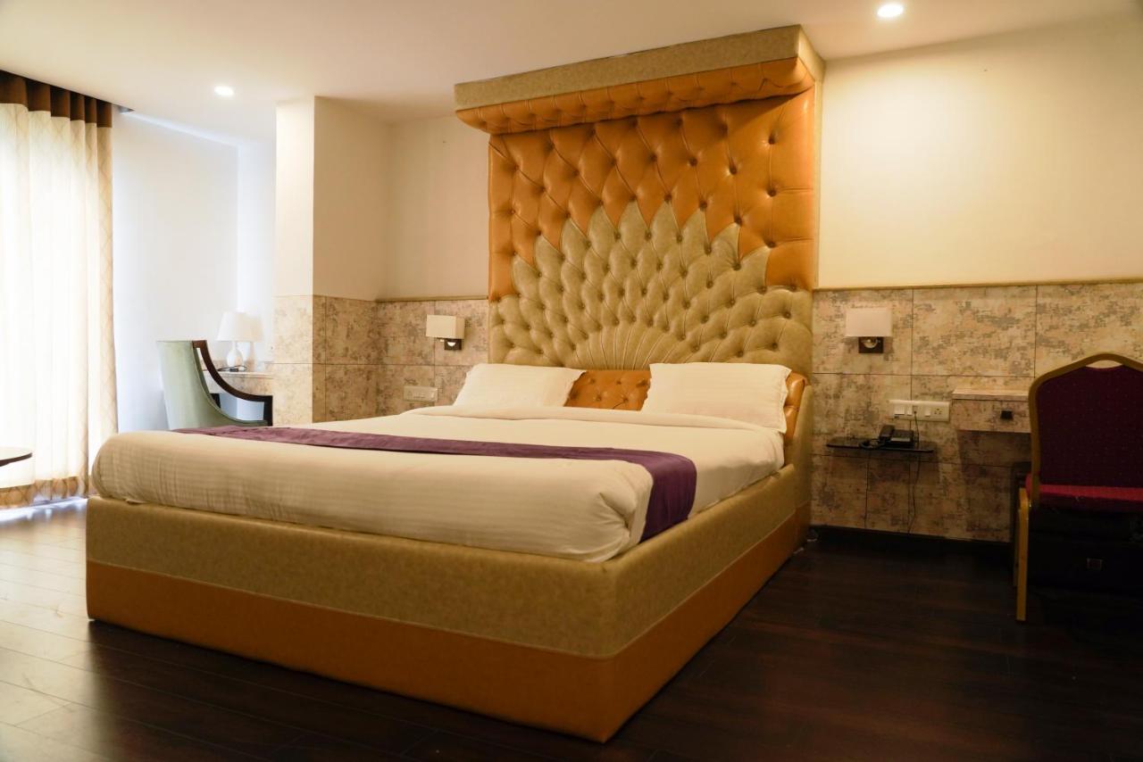 Golden Lotus Hotel Hyderabad Exteriör bild